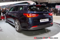 Kia_Optima_SW-03