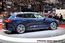 Kia_Optima_SW-05