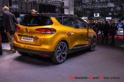 Renault_Scenic-6