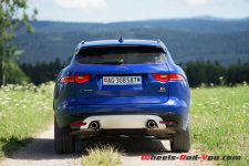 jaguar_f-pace-10